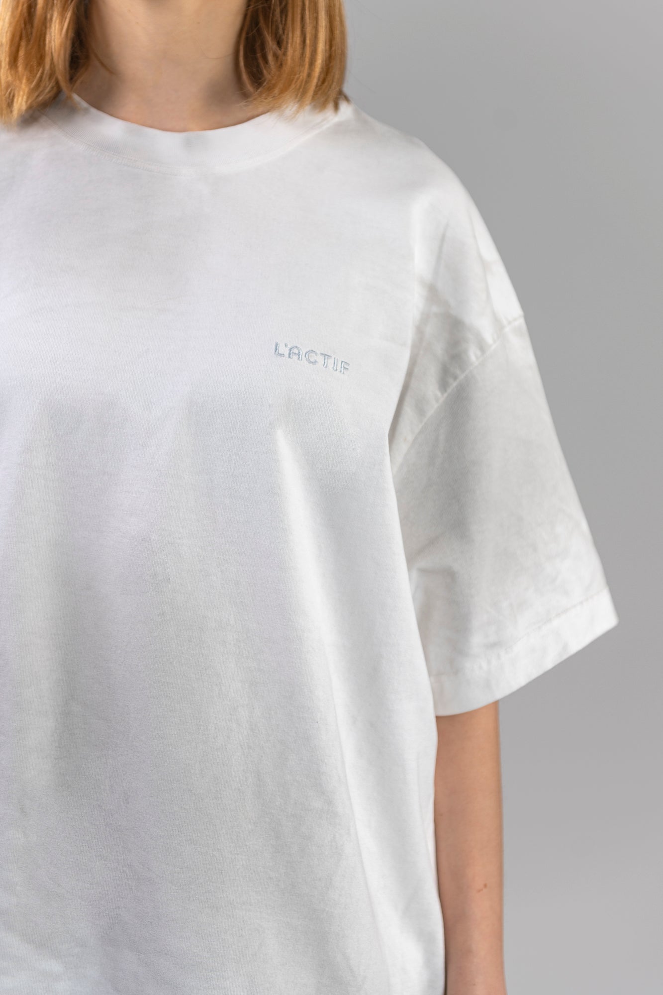 lactif-white-tshirt-female-logo-detail