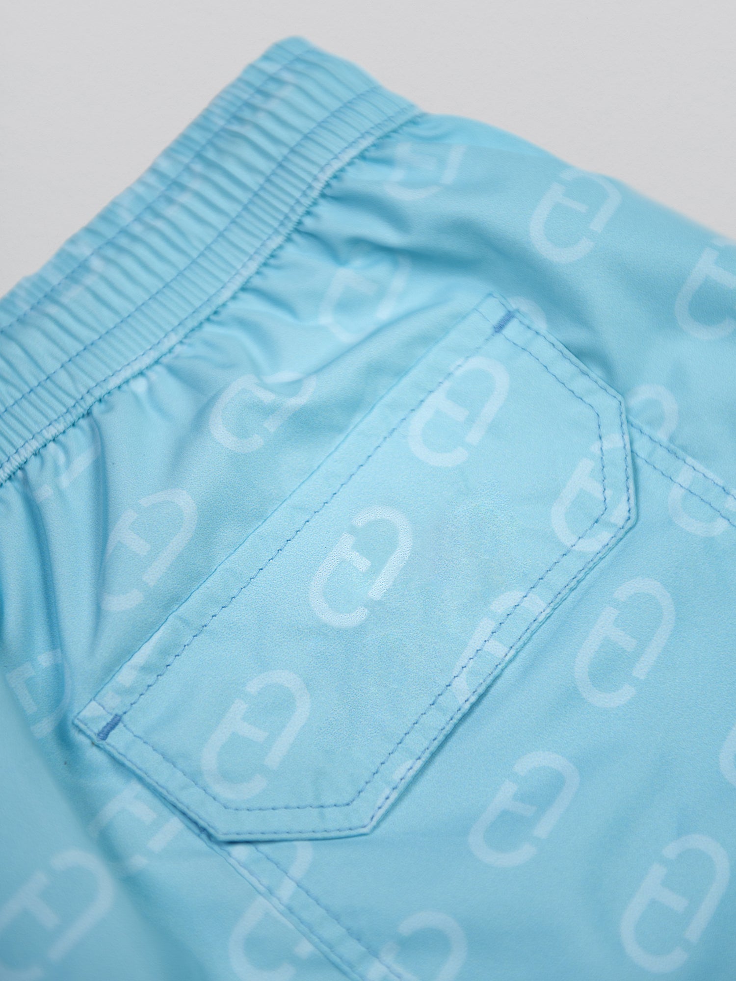 blue-shorts-back-detail