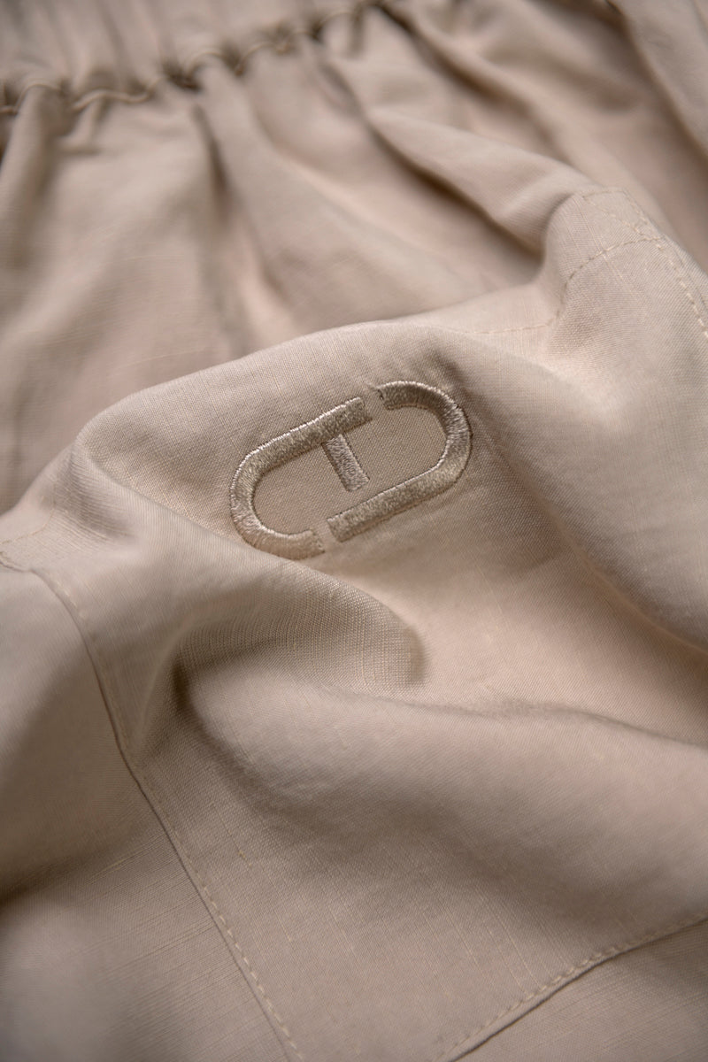 beige-linen-pant-detail