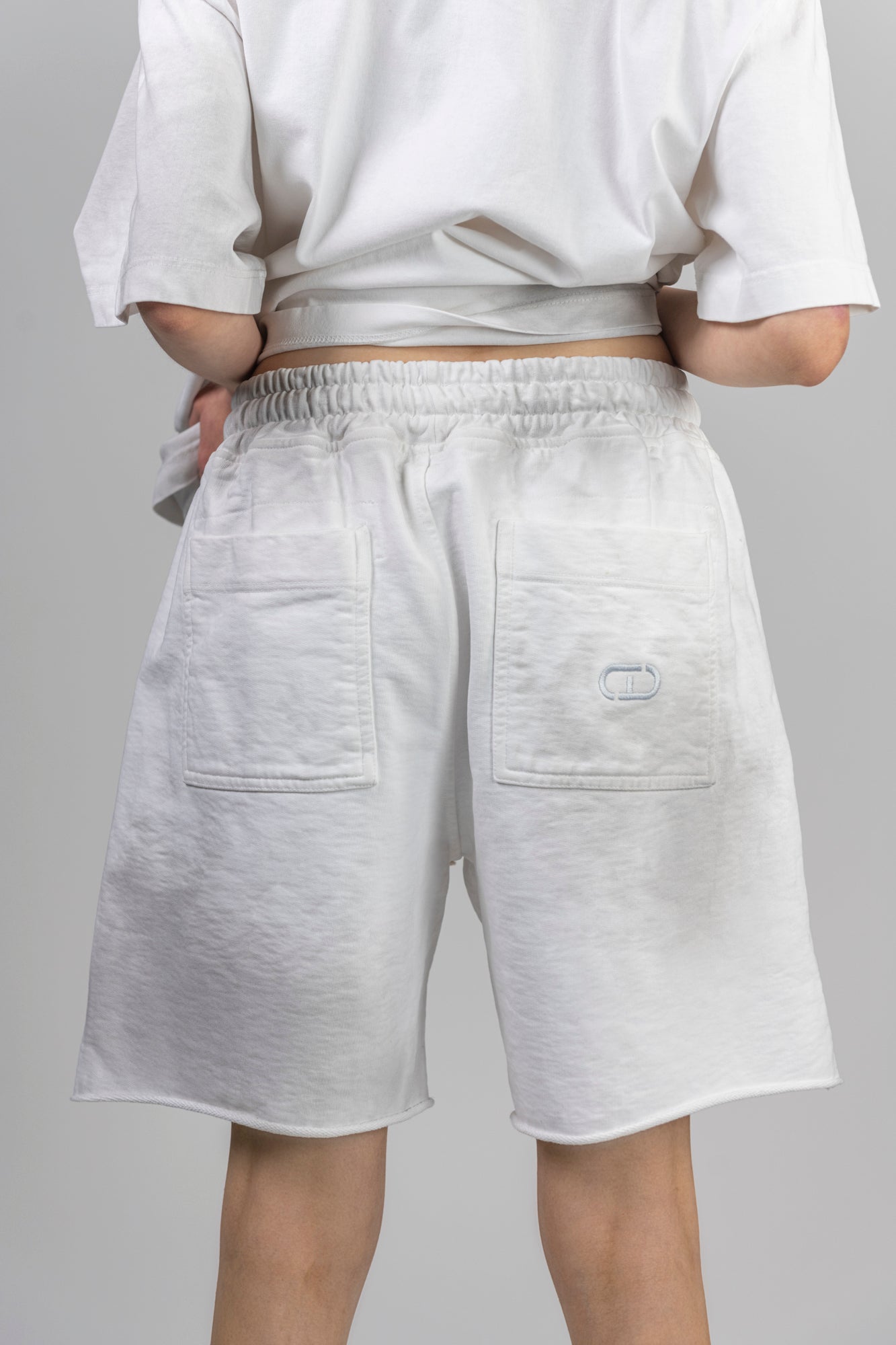 lactif-white-shorts-female-back-detail