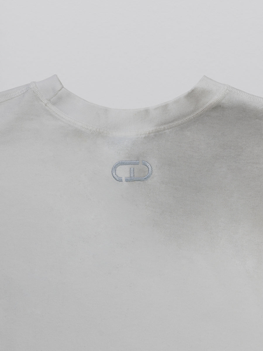 white-tshirt-back-logo-detail