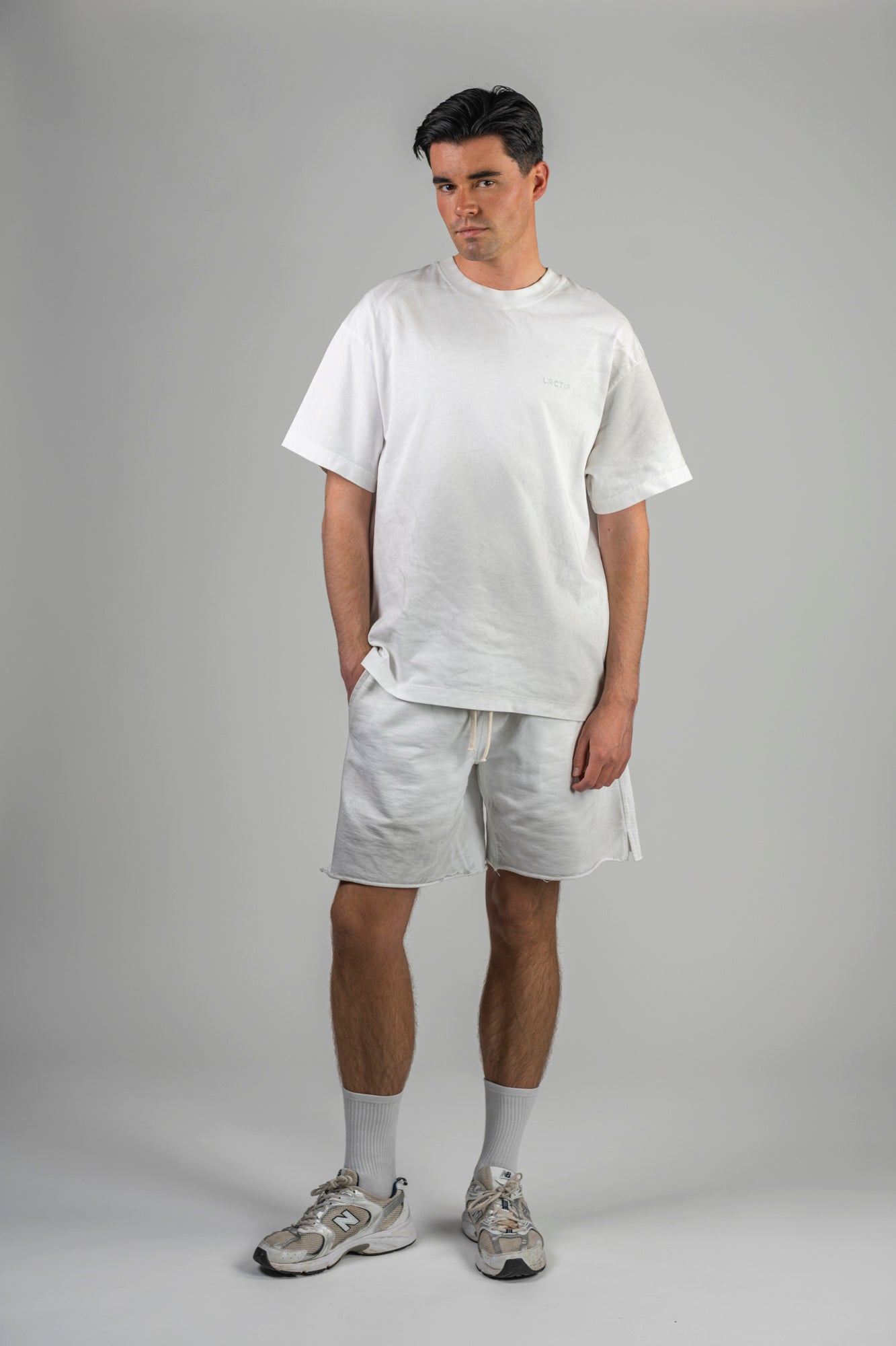 white-tshirt-male-front